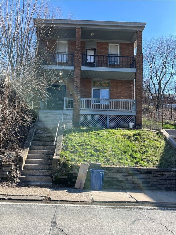 227 Maytide Street, Carrick, PA 15227