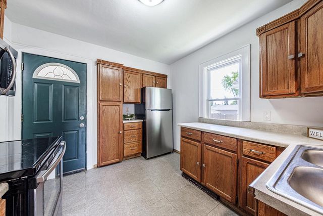 1438 95th STREET, West Allis, WI 53214