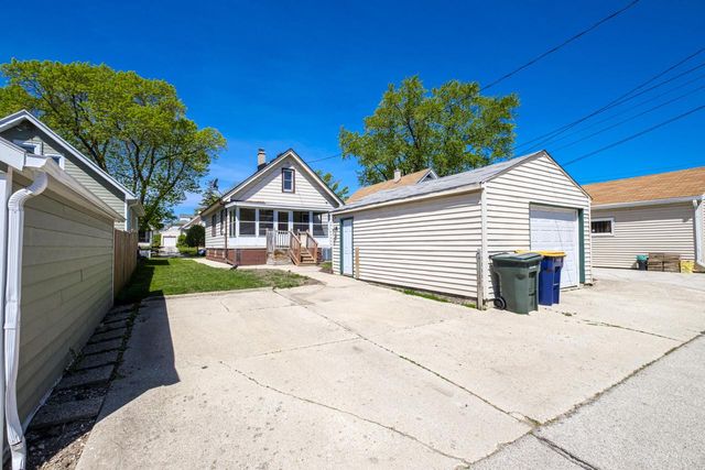 1438 95th STREET, West Allis, WI 53214