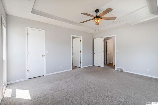 2204 Queen Drive, Papillion, NE 68046