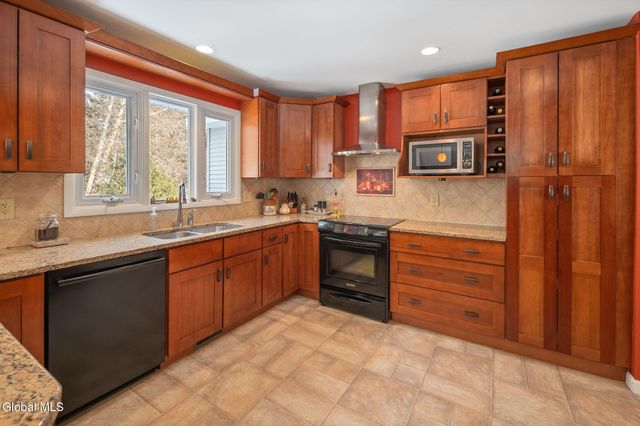 751 Carlton Road, Clifton Park, NY 12065