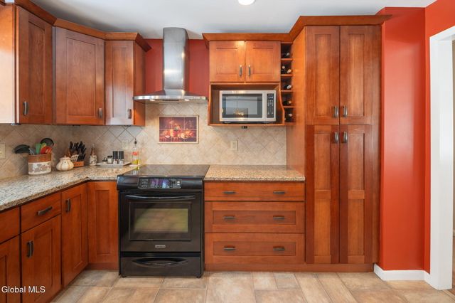 751 Carlton Road, Clifton Park, NY 12065