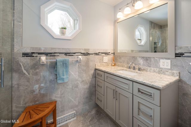 751 Carlton Road, Clifton Park, NY 12065