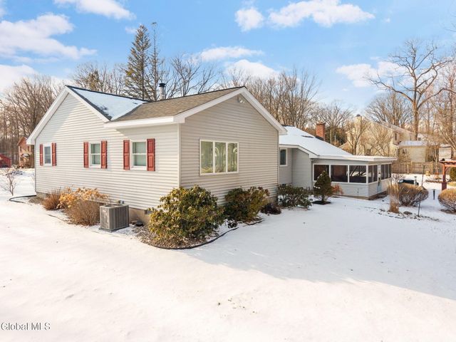 751 Carlton Road, Clifton Park, NY 12065