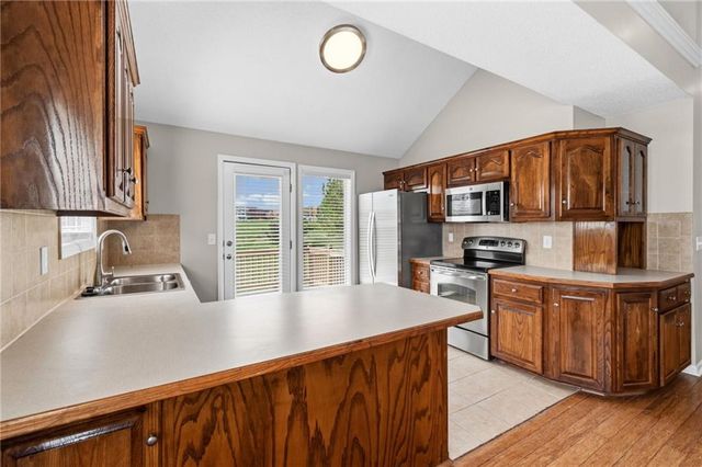 9112 N Camden Avenue, Kansas City, MO 64154