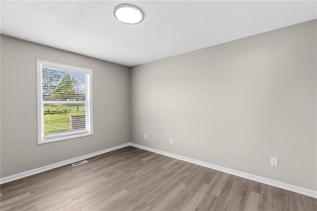 9112 N Camden Avenue, Kansas City, MO 64154