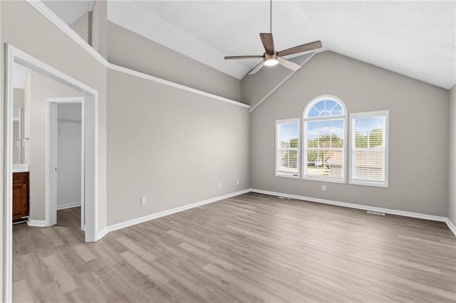 9112 N Camden Avenue, Kansas City, MO 64154