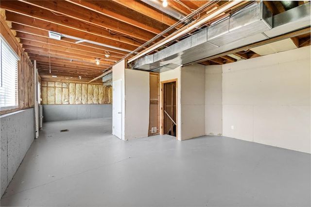 9112 N Camden Avenue, Kansas City, MO 64154