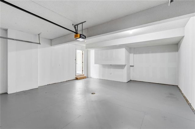 9112 N Camden Avenue, Kansas City, MO 64154