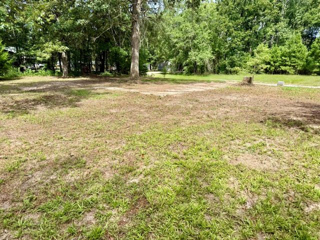 800 Windwood Drive, Livingston, TX 77351