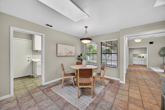 2206 Fort Point Dr, Gold River, CA 95670