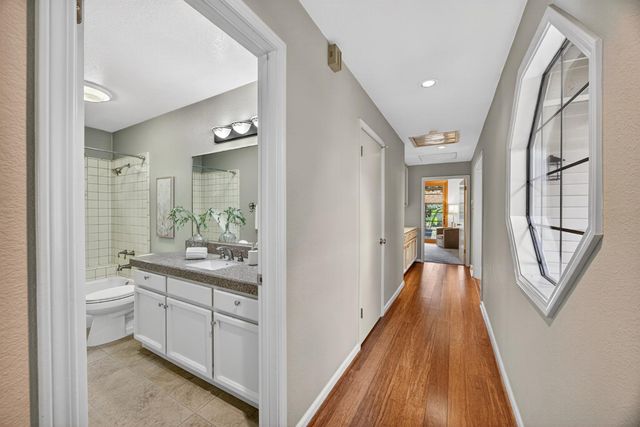 2206 Fort Point Dr, Gold River, CA 95670