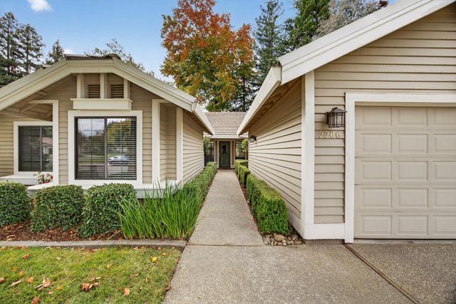 2206 Fort Point Dr, Gold River, CA 95670