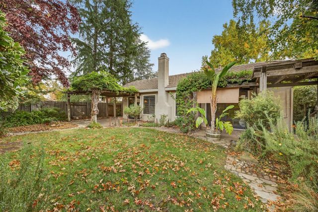 2206 Fort Point Dr, Gold River, CA 95670