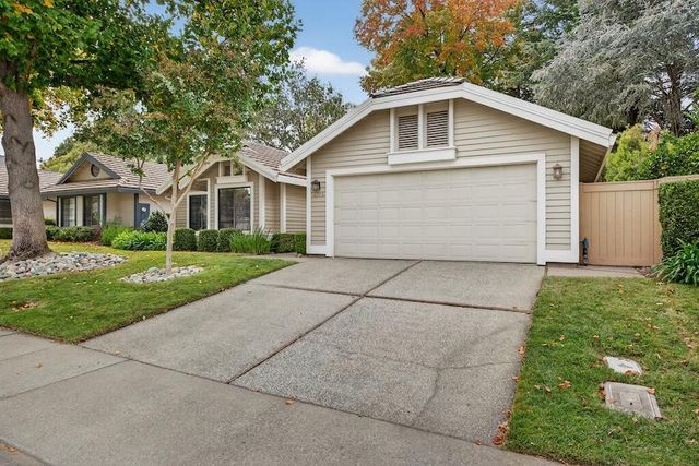 2206 Fort Point Dr, Gold River, CA 95670