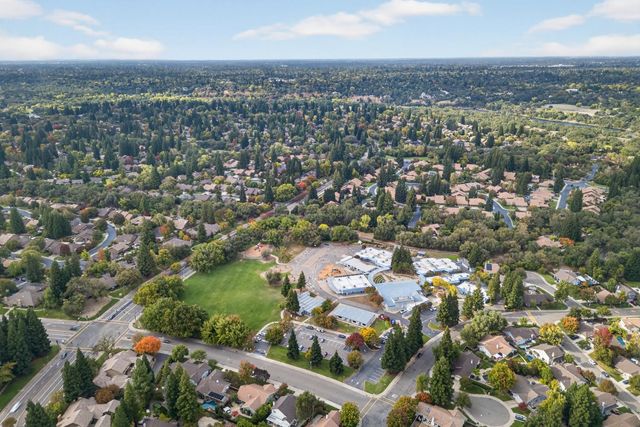 2206 Fort Point Dr, Gold River, CA 95670