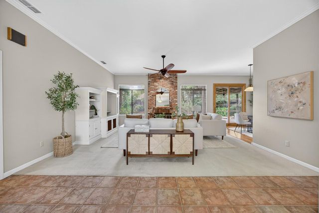 2206 Fort Point Dr, Gold River, CA 95670