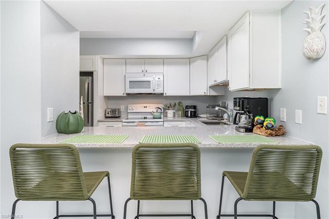 146 Clyburn WAY W I-6, Marco Island, FL 34145