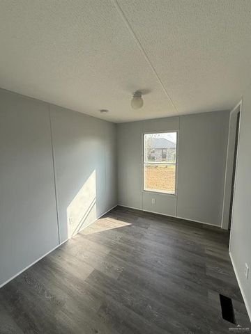 32962 Blue Jay Way, Los Fresnos, TX 78566