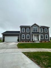 1524 Somerset Court, Mount Pleasant, MI 48858