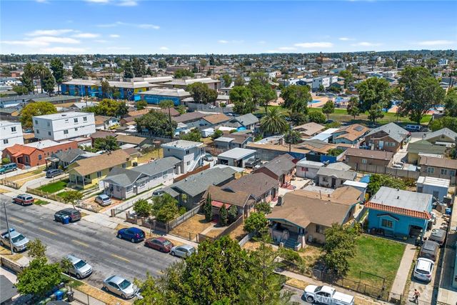 924 W 76th, Los Angeles, CA 90044