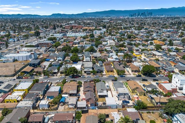 924 W 76th, Los Angeles, CA 90044
