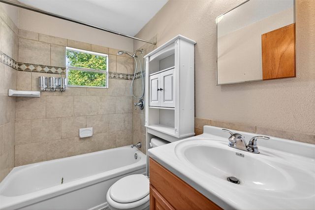 515 N Jordan Street, Whitesboro, TX 76273