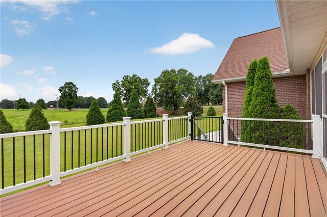 200 Willow Ridge Road, Westminster, SC 29693