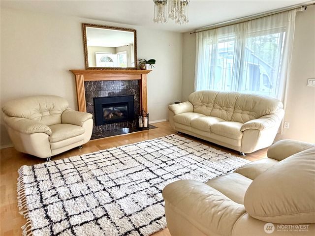 13029 SE 206 Place, Kent, WA 98031