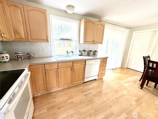 13029 SE 206 Place, Kent, WA 98031