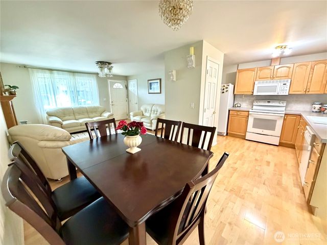 13029 SE 206 Place, Kent, WA 98031