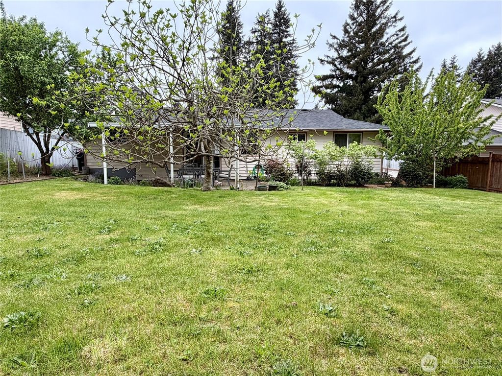 13029 SE 206 Place, Kent, WA 98031
