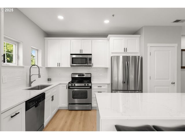 1140 Sw 170TH Ave 203, Beaverton, OR 97003