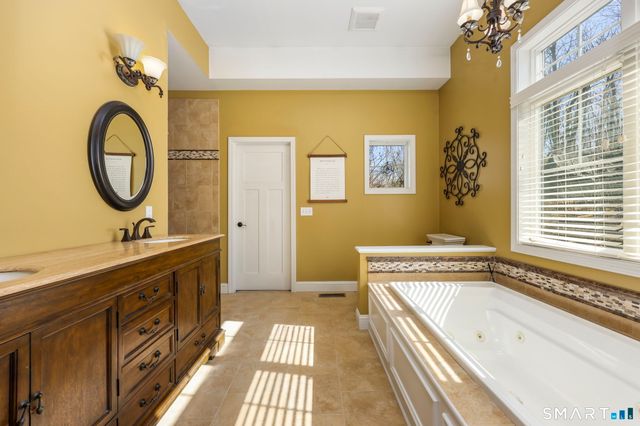 4 Red Fox Court, New Fairfield, CT 06812