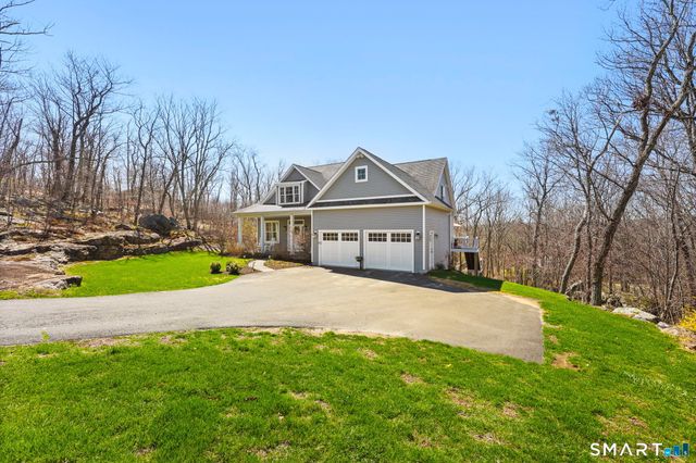 4 Red Fox Court, New Fairfield, CT 06812