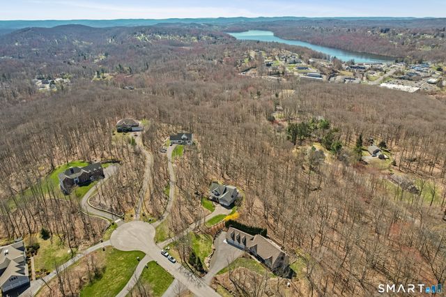 4 Red Fox Court, New Fairfield, CT 06812