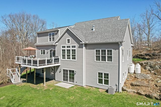 4 Red Fox Court, New Fairfield, CT 06812