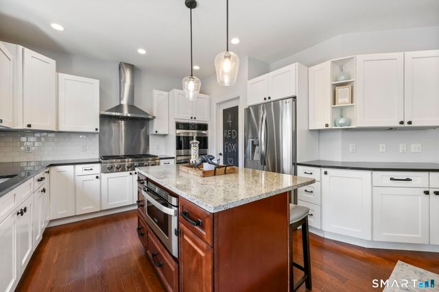 4 Red Fox Court, New Fairfield, CT 06812
