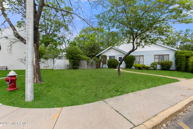 101 Williamsburg Lane, Lakewood, NJ 08701