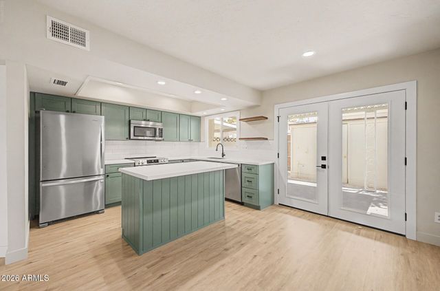 8457 E MONTEBELLO Avenue, Scottsdale, AZ 85250