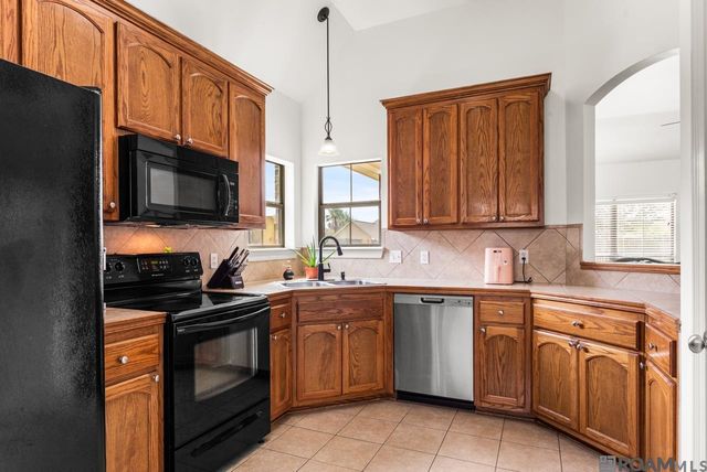 41433 Waterstone Ave, Prairieville, LA 70769