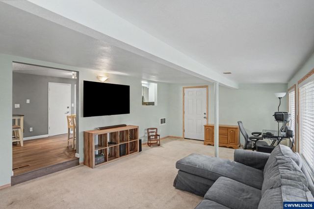 171 NW Douglas St, Dallas, OR 97338