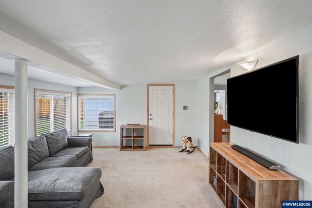 171 NW Douglas St, Dallas, OR 97338