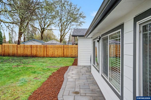 171 NW Douglas St, Dallas, OR 97338