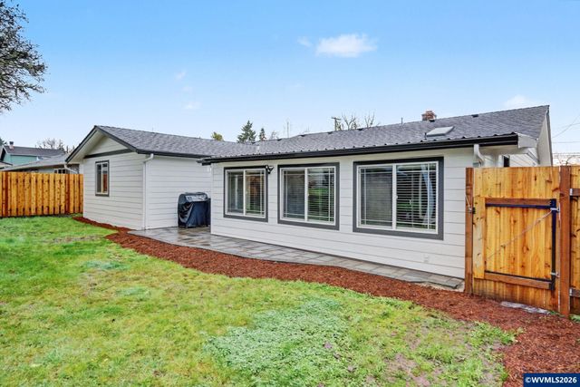 171 NW Douglas St, Dallas, OR 97338