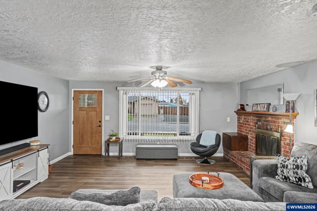 171 NW Douglas St, Dallas, OR 97338