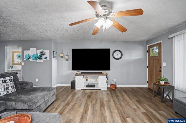 171 NW Douglas St, Dallas, OR 97338