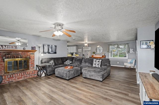 171 NW Douglas St, Dallas, OR 97338