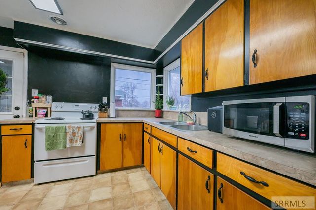 343 N Park Avenue, Shelley, ID 83274