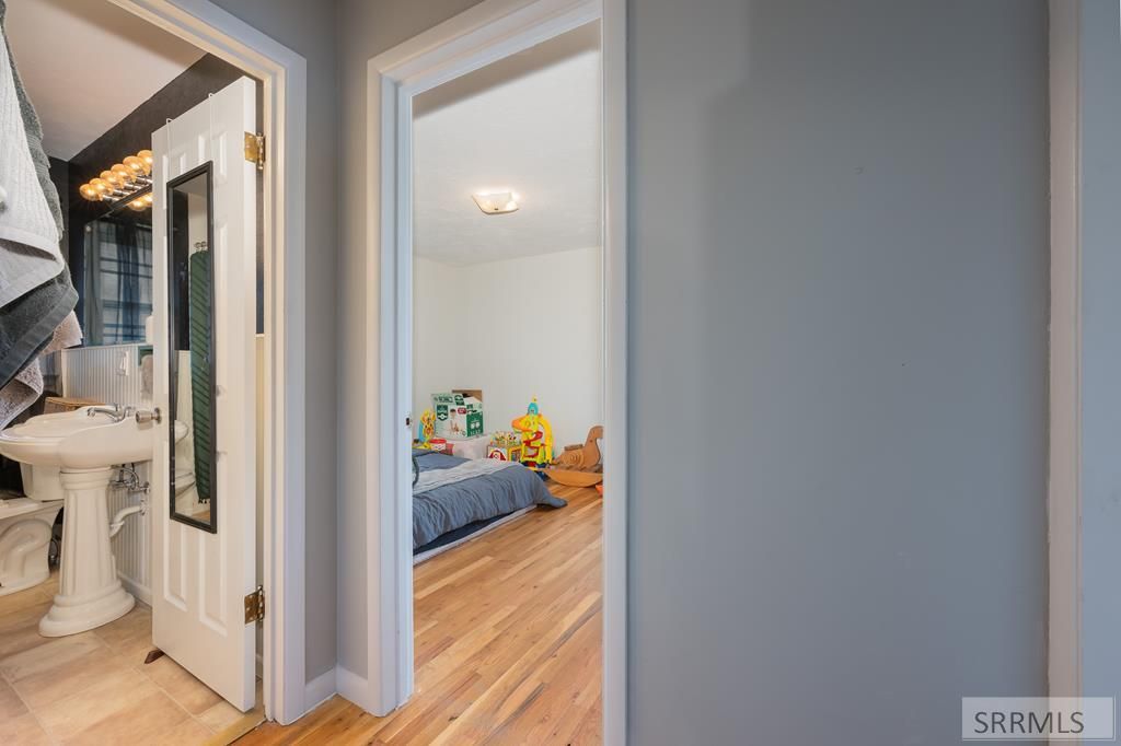 Image 22 of property listing at 343 N Park Avenue, Shelley, ID 83274